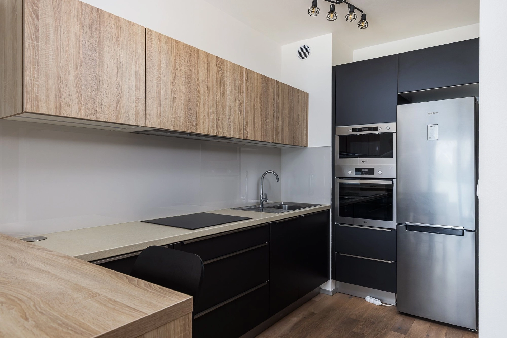 Pronájem bytu 2+kk 51 m² s garážovým stáním, Květnového vítězství, Praha 11 - Chodov