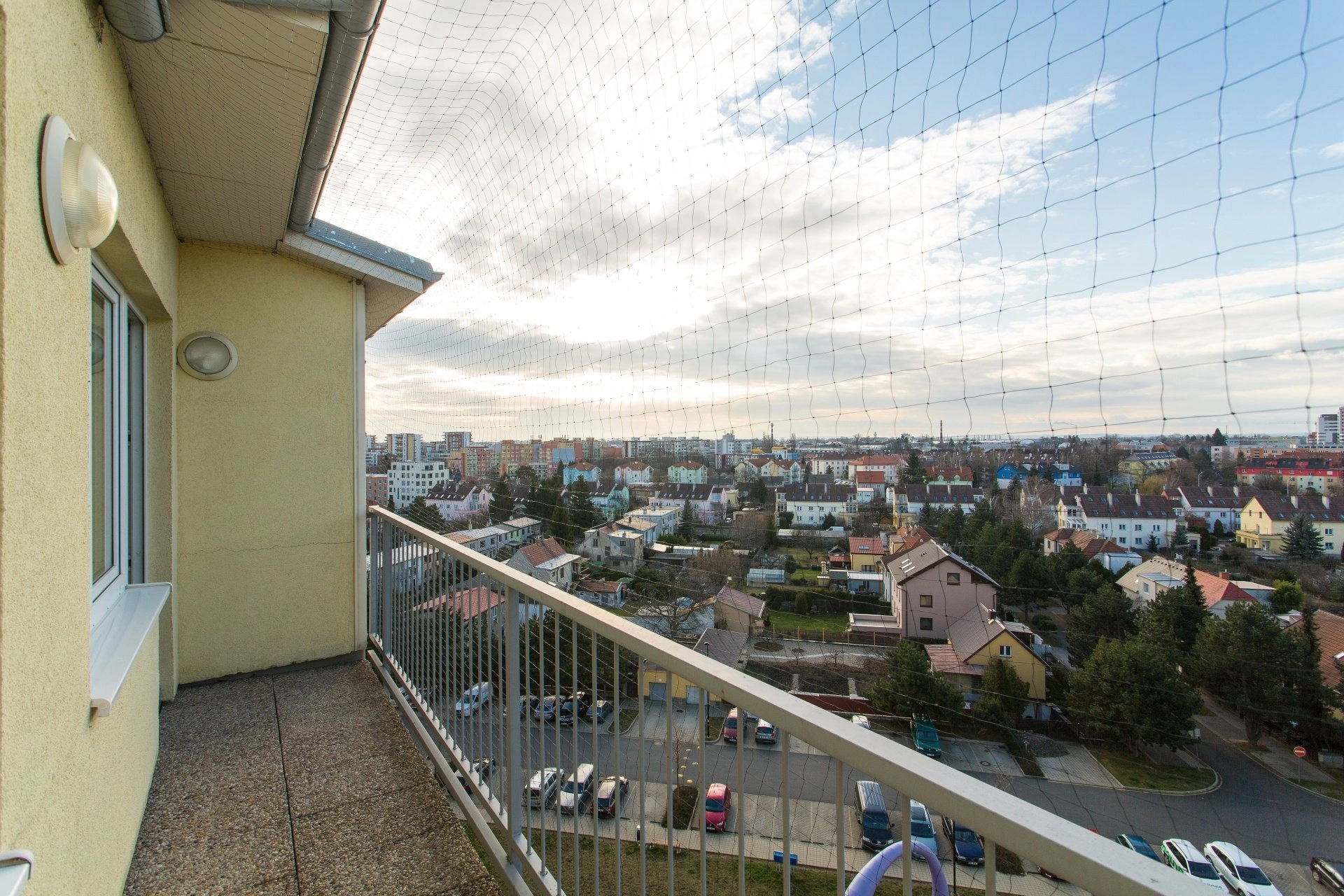 Ideální investice i pohodlné bydlení – prosvětlený byt 2+kk s lodžií, Letňany